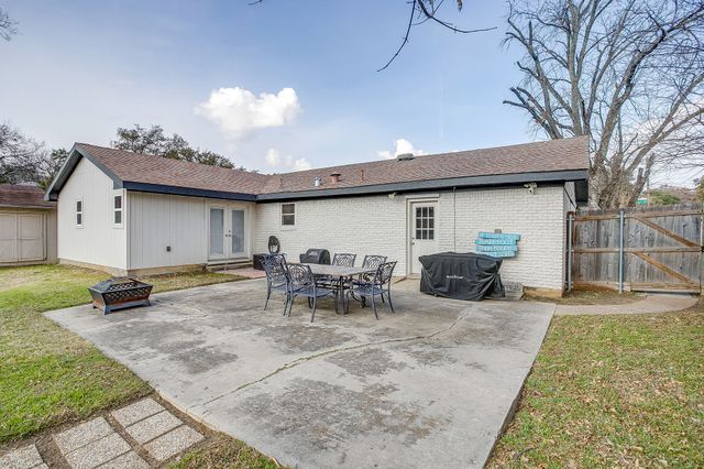 6917 Overhill Road, Fort Worth, TX 76116