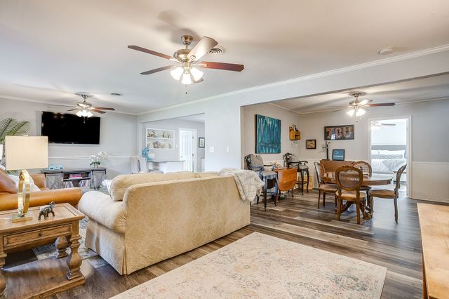 6917 Overhill Road, Fort Worth, TX 76116