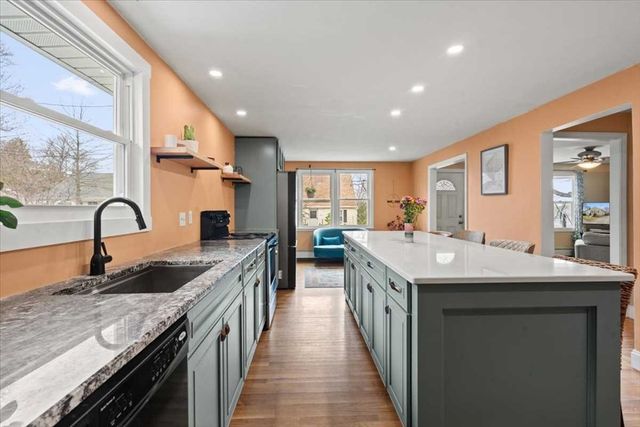 19 Rowena St, Worcester, MA 01606