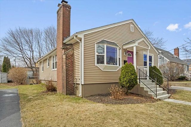 19 Rowena St, Worcester, MA 01606