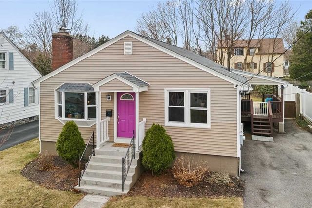 19 Rowena St, Worcester, MA 01606