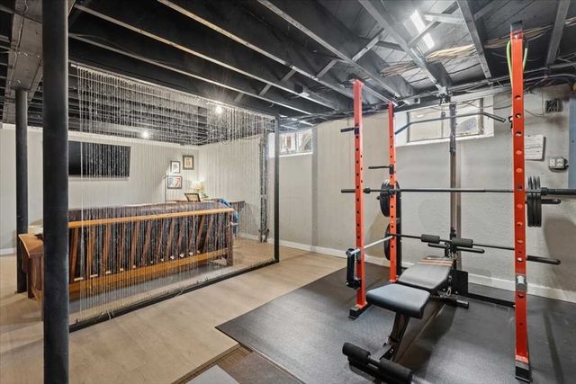 19 Rowena St, Worcester, MA 01606