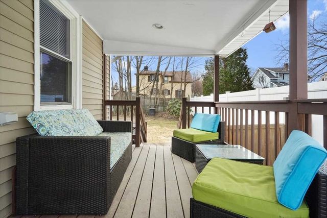 19 Rowena St, Worcester, MA 01606