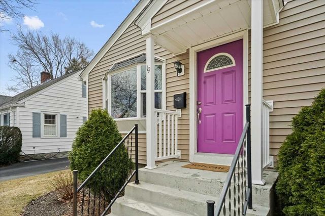 19 Rowena St, Worcester, MA 01606