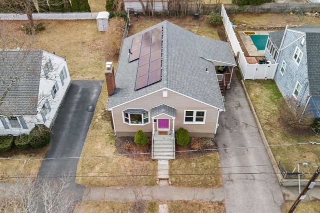 19 Rowena St, Worcester, MA 01606