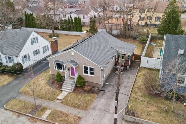 19 Rowena St, Worcester, MA 01606