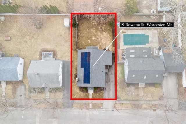 19 Rowena St, Worcester, MA 01606