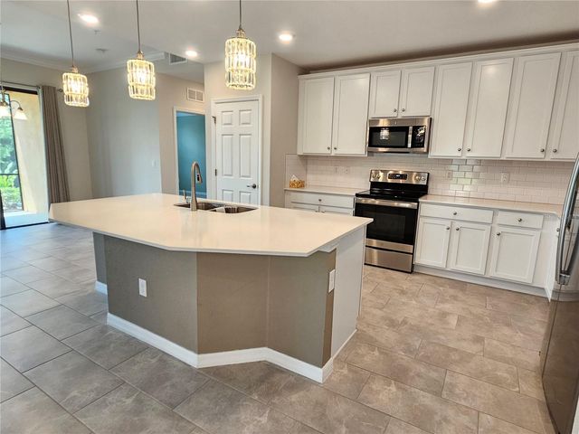 10027 CROOKED CREEK DRIVE 101, Venice, FL 34293