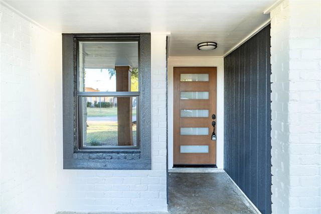 10907 Sharpview Drive, Houston, TX 77072