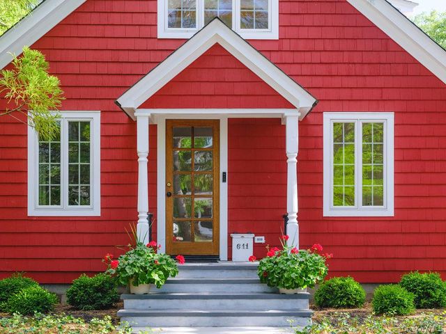 175 AKA 611 Maple Street, Greenport, NY 11944