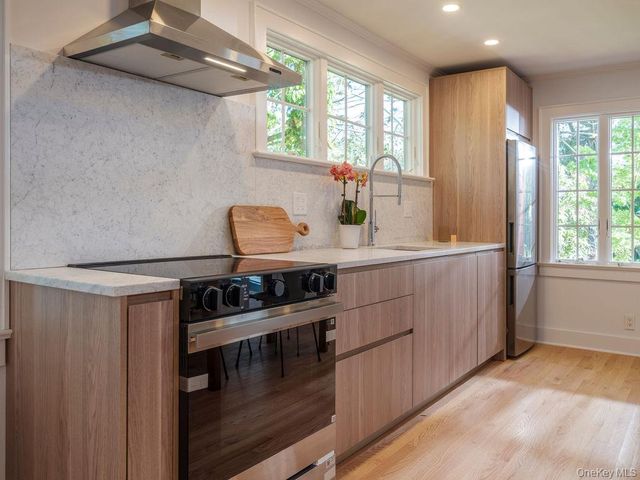 175 AKA 611 Maple Street, Greenport, NY 11944