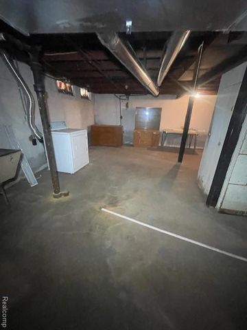 23784 Brittany Avenue, Eastpointe, MI 48021