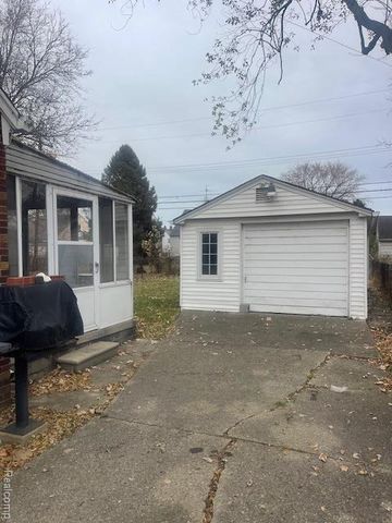 23784 Brittany Avenue, Eastpointe, MI 48021