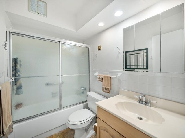 131 Doolen Court 104, North Palm Beach, FL 33408