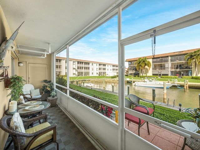 131 Doolen Court 104, North Palm Beach, FL 33408