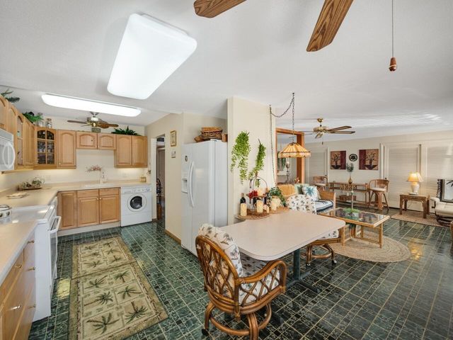 131 Doolen Court 104, North Palm Beach, FL 33408