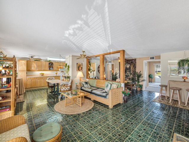 131 Doolen Court 104, North Palm Beach, FL 33408