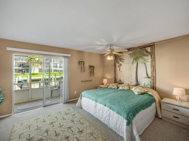 131 Doolen Court 104, North Palm Beach, FL 33408