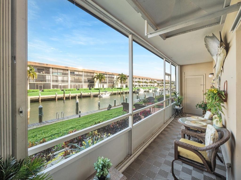 131 Doolen Court 104, North Palm Beach, FL 33408