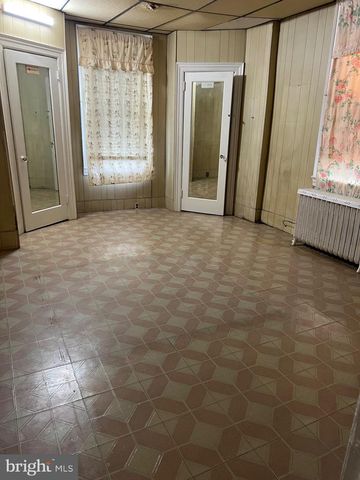 4941 N FRONT ST, Philadelphia, PA 19120