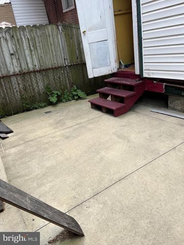 4941 N FRONT ST, Philadelphia, PA 19120