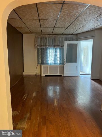 4941 N FRONT ST, Philadelphia, PA 19120