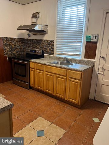 4941 N FRONT ST, Philadelphia, PA 19120