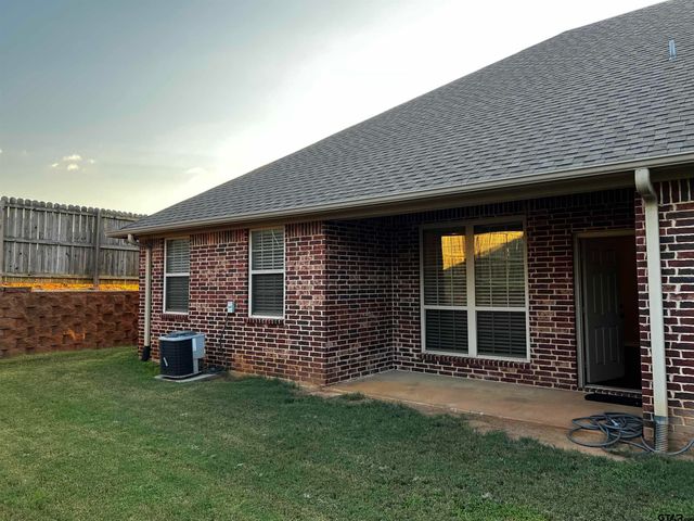 112 Letha Ct, Tyler, TX 75702