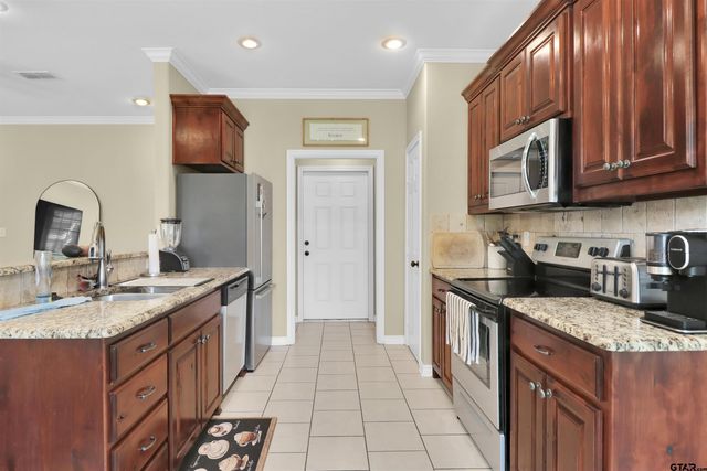 112 Letha Ct, Tyler, TX 75702