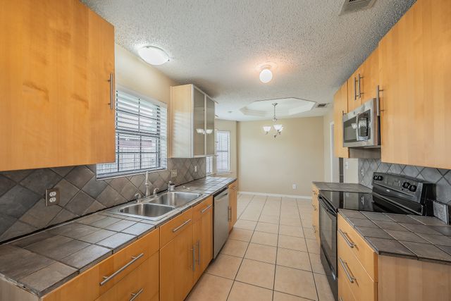 641 Park Lane, Highland Village, TX 75077
