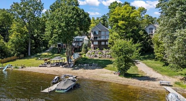 5719 Lakeview Boulevard, Goodrich, MI 48438