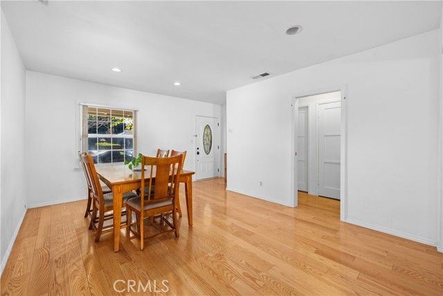 17419 Leadwell, Los Angeles, CA 91406