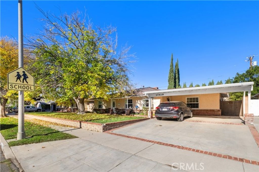 17419 Leadwell, Los Angeles, CA 91406