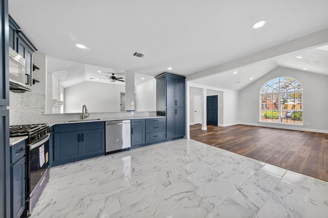 607 Rawlins Drive, Lancaster, TX 75146