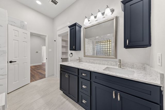 607 Rawlins Drive, Lancaster, TX 75146