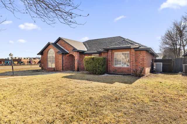 607 Rawlins Drive, Lancaster, TX 75146