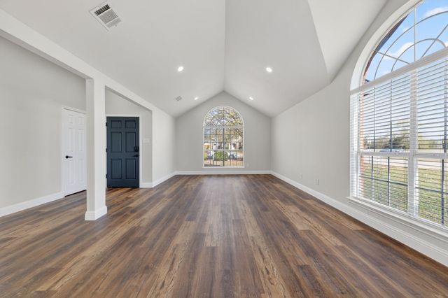 607 Rawlins Drive, Lancaster, TX 75146