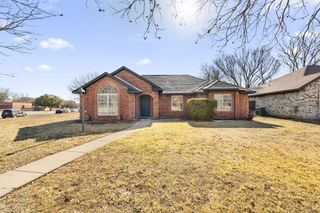 607 Rawlins Drive, Lancaster, TX 75146