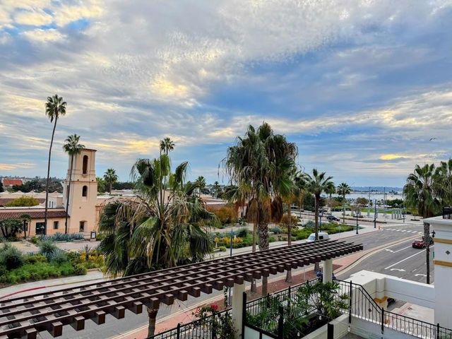 700 W Harbor Dr 404, San Diego, CA 92101