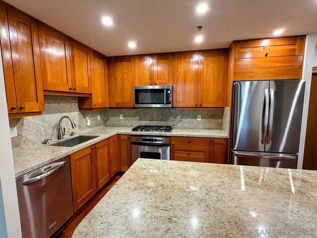 700 W Harbor Dr 404, San Diego, CA 92101