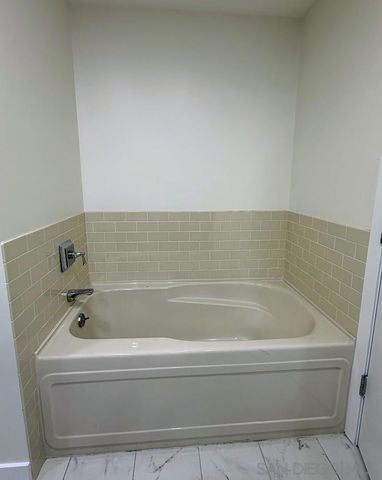 700 W Harbor Dr 404, San Diego, CA 92101