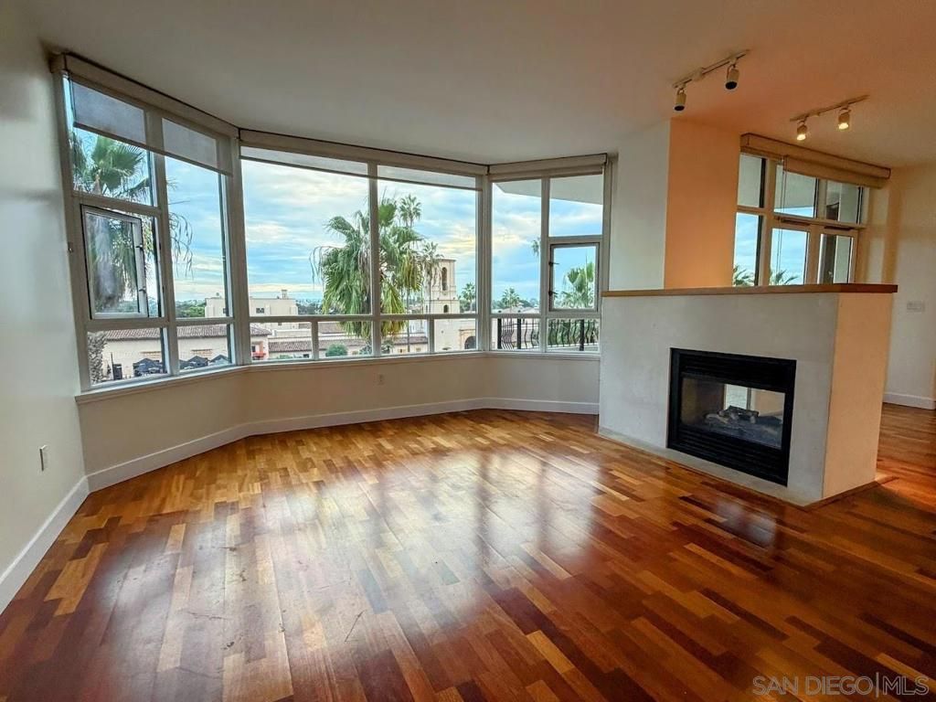 700 W Harbor Dr 404, San Diego, CA 92101