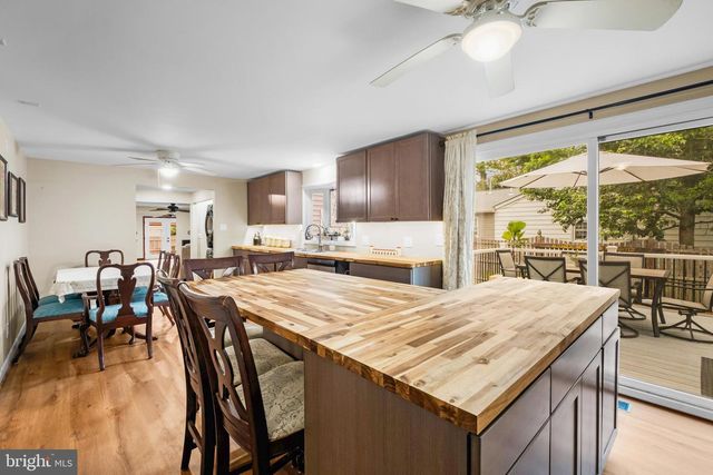 2 HOLLY DR, Medford, NJ 08055