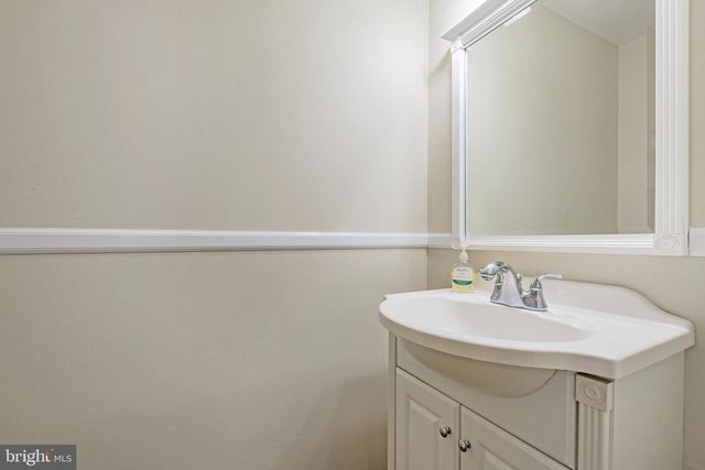 2 HOLLY DR, Medford, NJ 08055