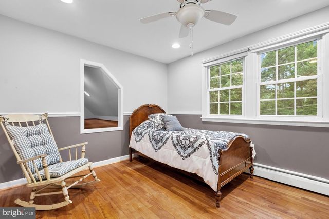 2 HOLLY DR, Medford, NJ 08055