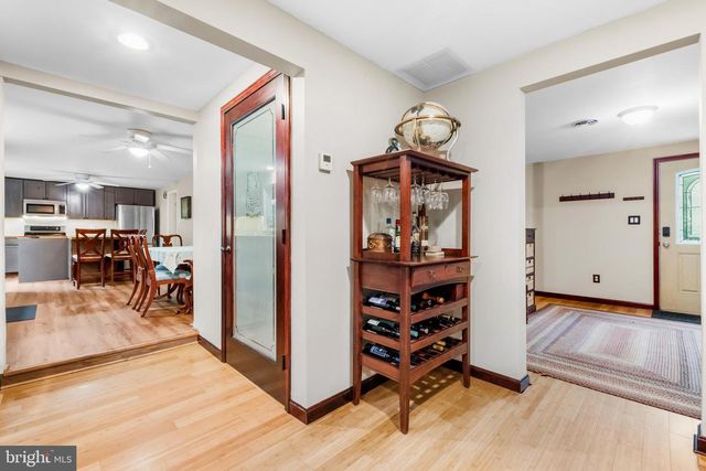 2 HOLLY DR, Medford, NJ 08055