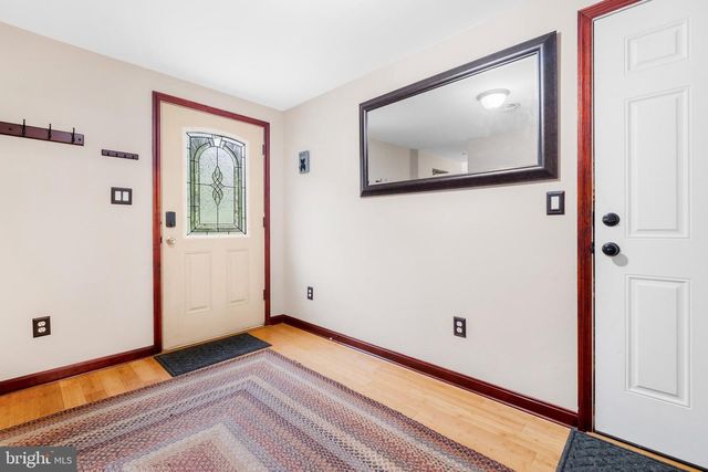 2 HOLLY DR, Medford, NJ 08055
