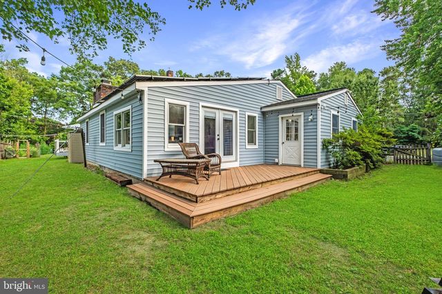 2 HOLLY DR, Medford, NJ 08055