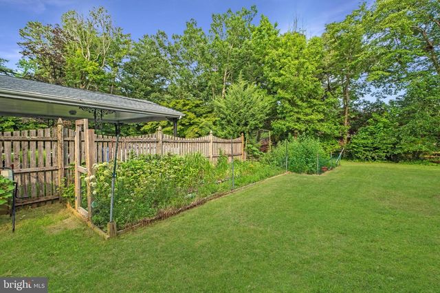 2 HOLLY DR, Medford, NJ 08055