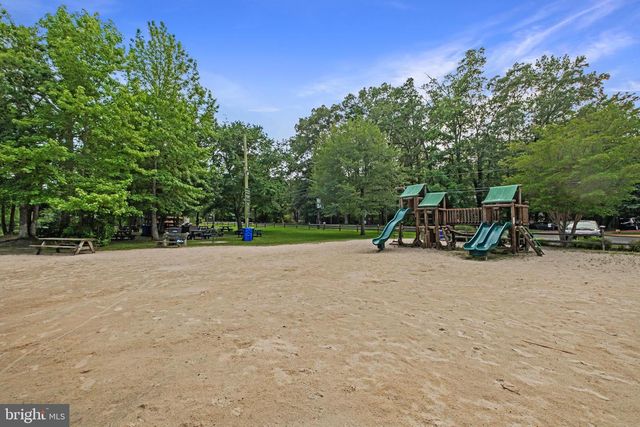 2 HOLLY DR, Medford, NJ 08055